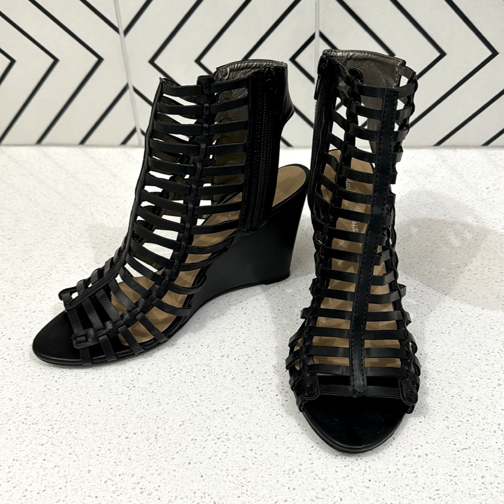 Mark & Maddux Women's Elisha-08 Caged Gladiator Cut-Out Wedge Sandals